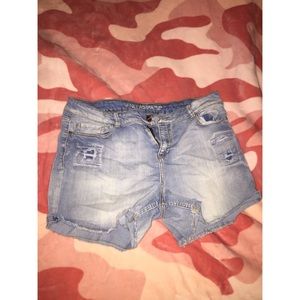 Mid thigh Shorts size 17